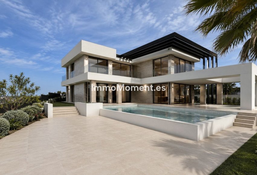 Neubau - Freistehende Villa - Estepona  - Estepona Centro