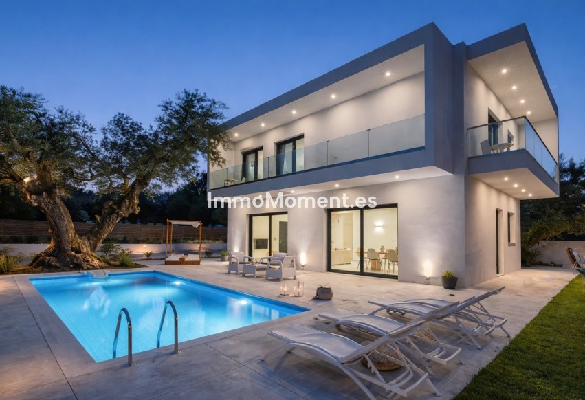 Neubau - Freistehende Villa - Estepona  - Estepona