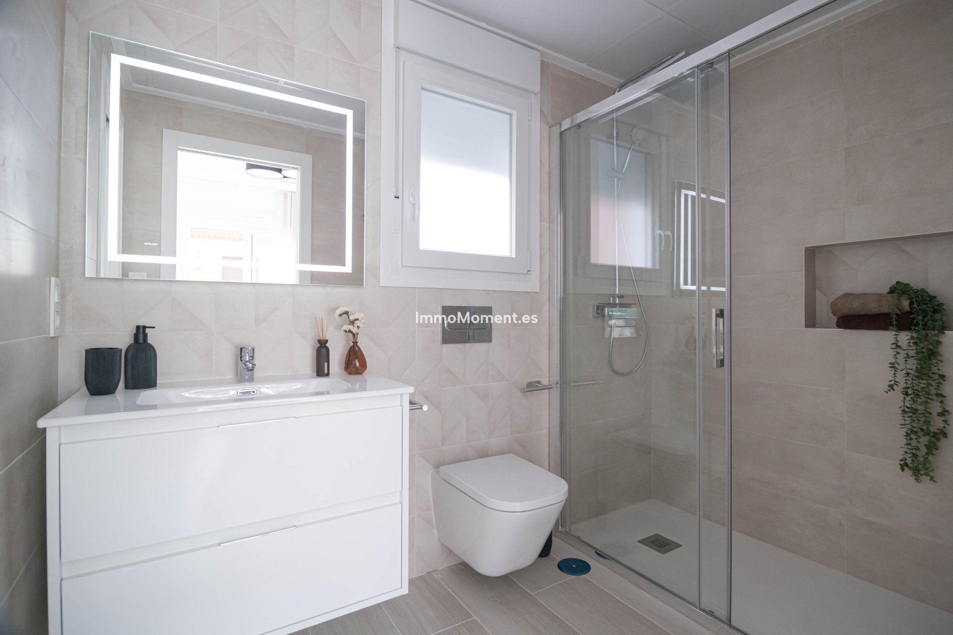 Neubau - Terraced - Jerónimo y Avileses