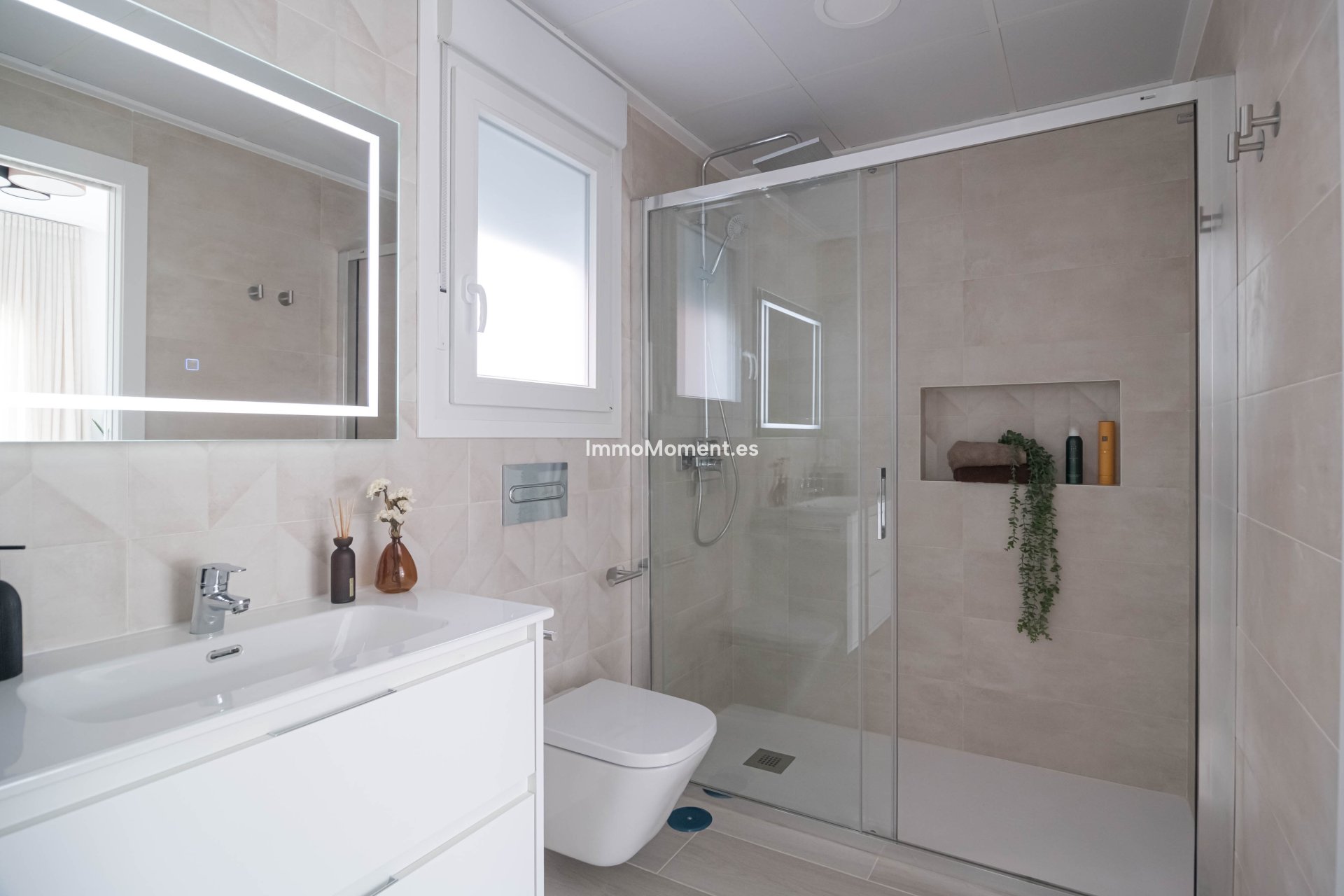 Neubau - Terraced - Jerónimo y Avileses