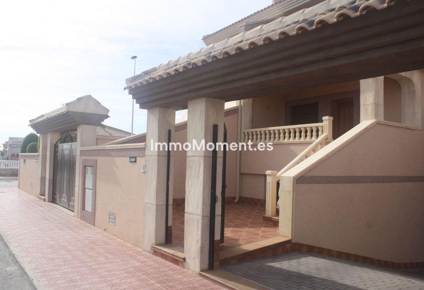 Obra nueva - Casa pareada - Torrevieja