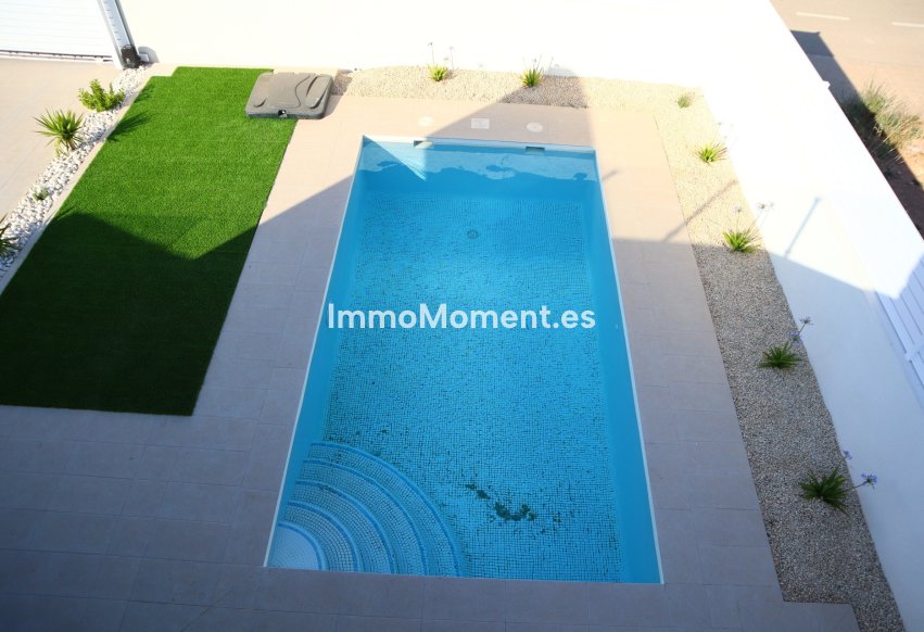 Obra nueva - Villa independiente - Aspe