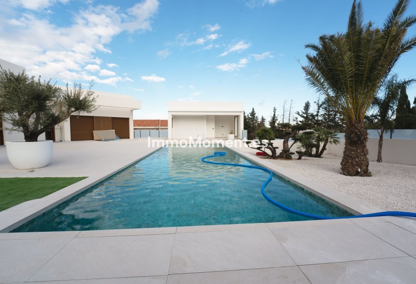 Obra nueva - Villa independiente - Benejúzar