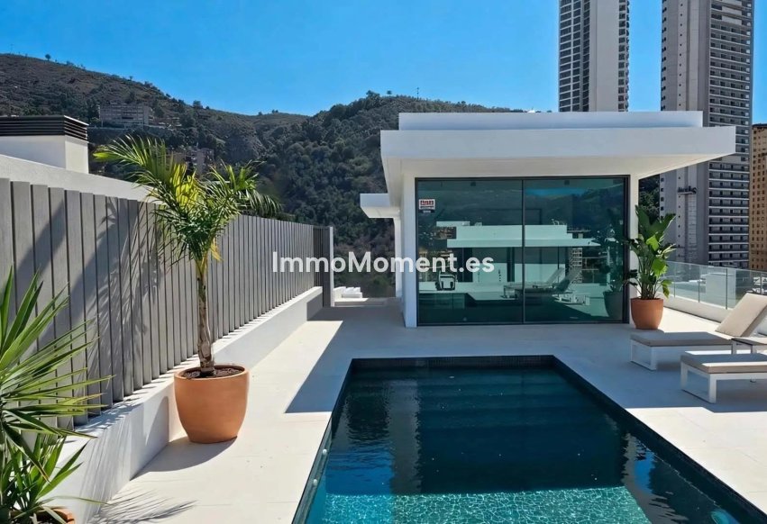 Obra nueva - Villa independiente - Benidorm