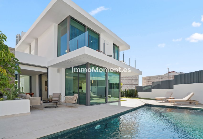 Obra nueva - Villa independiente - Benidorm