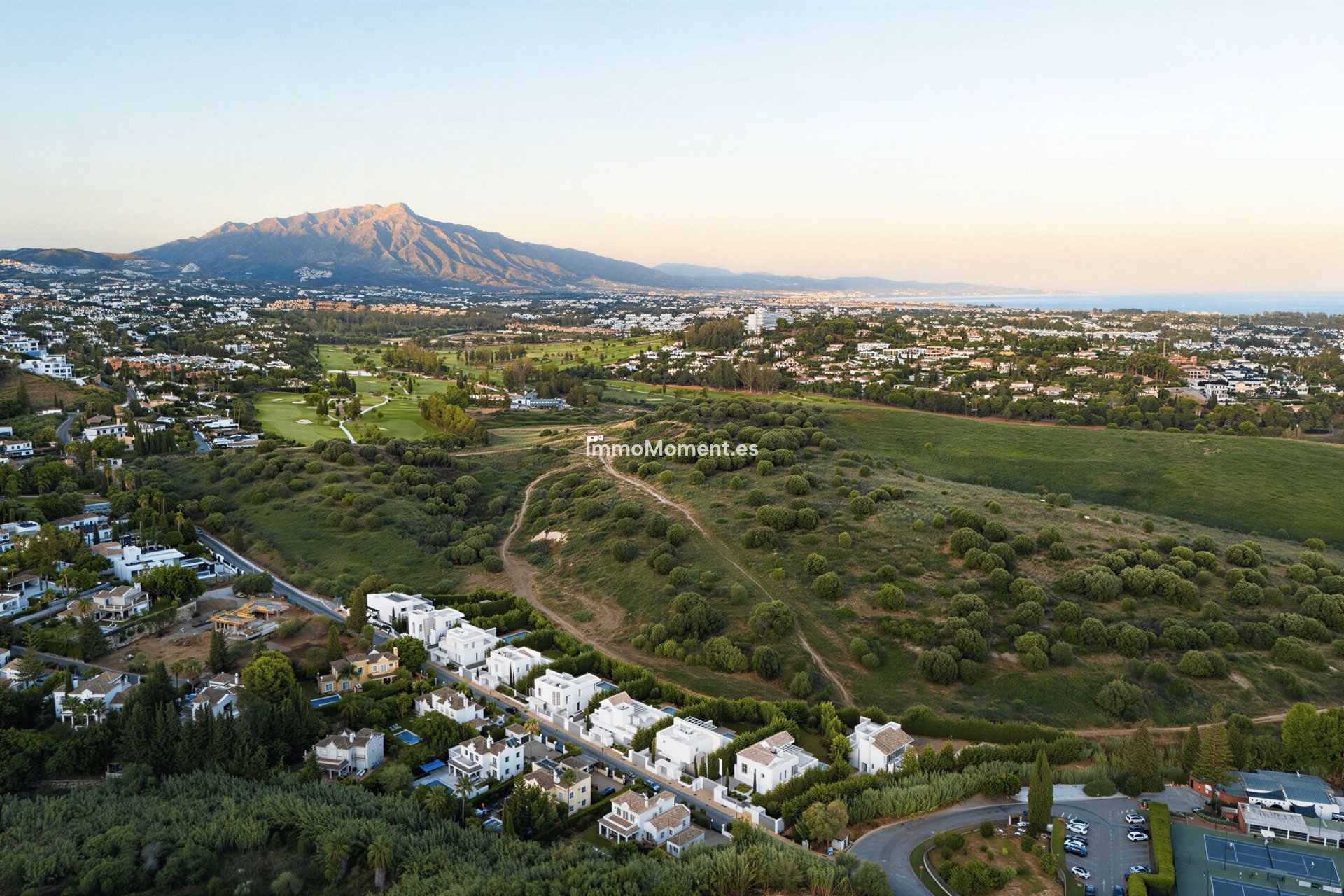 Obra nueva - Villa independiente - Estepona  - Estepona