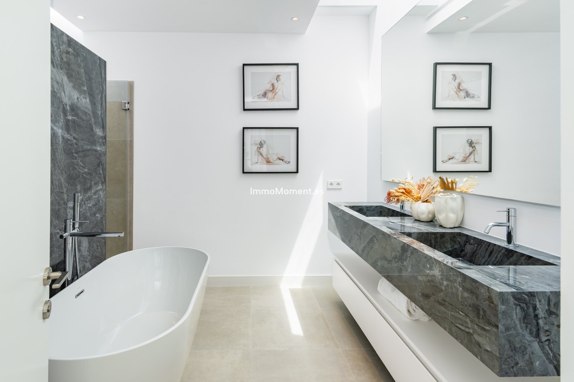 Obra nueva - Villa independiente - Estepona  - Estepona