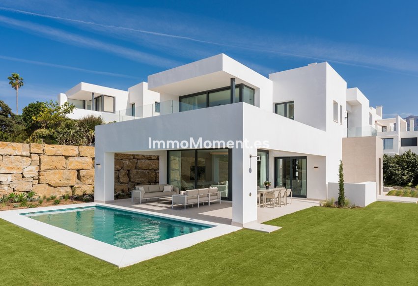Obra nueva - Villa independiente - Estepona  - Estepona