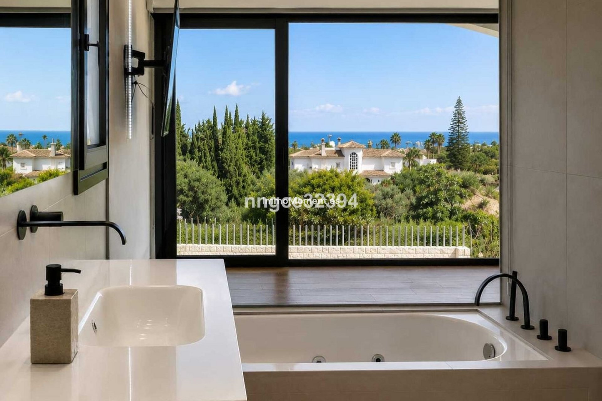Obra nueva - Villa independiente - Estepona  - New Golden Mile