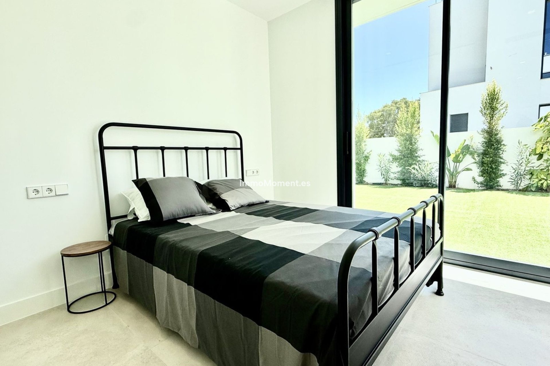 Obra nueva - Villa independiente - Estepona  - New Golden Mile