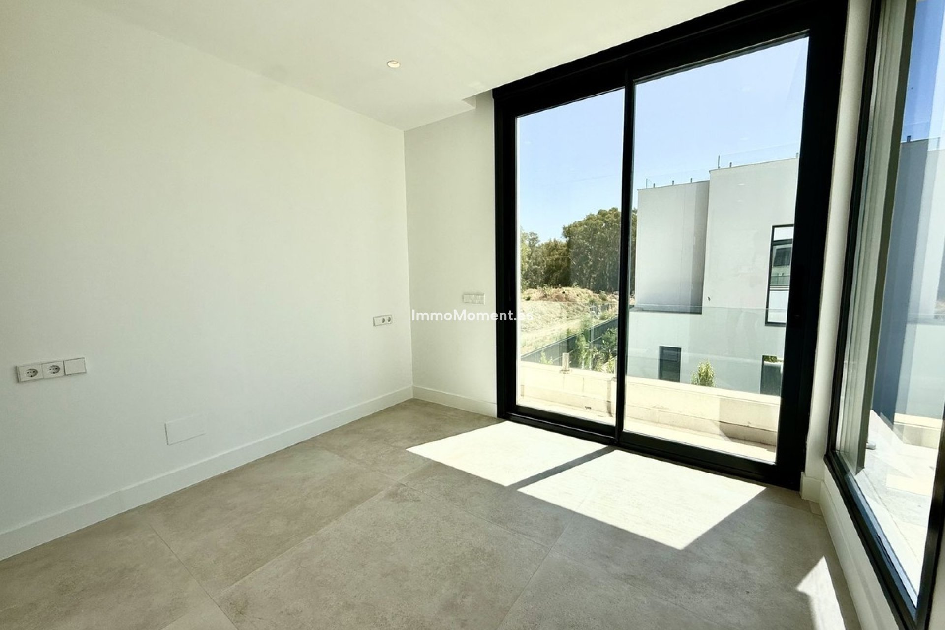 Obra nueva - Villa independiente - Estepona  - New Golden Mile