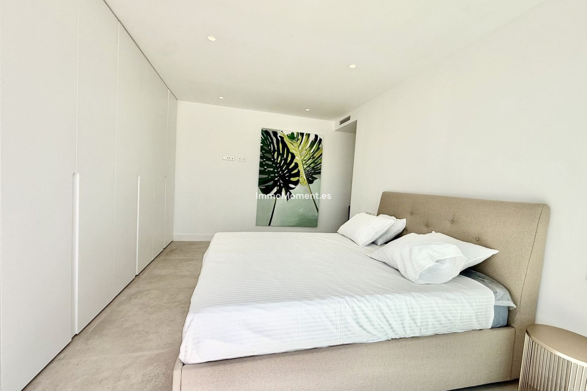 Obra nueva - Villa independiente - Estepona  - New Golden Mile