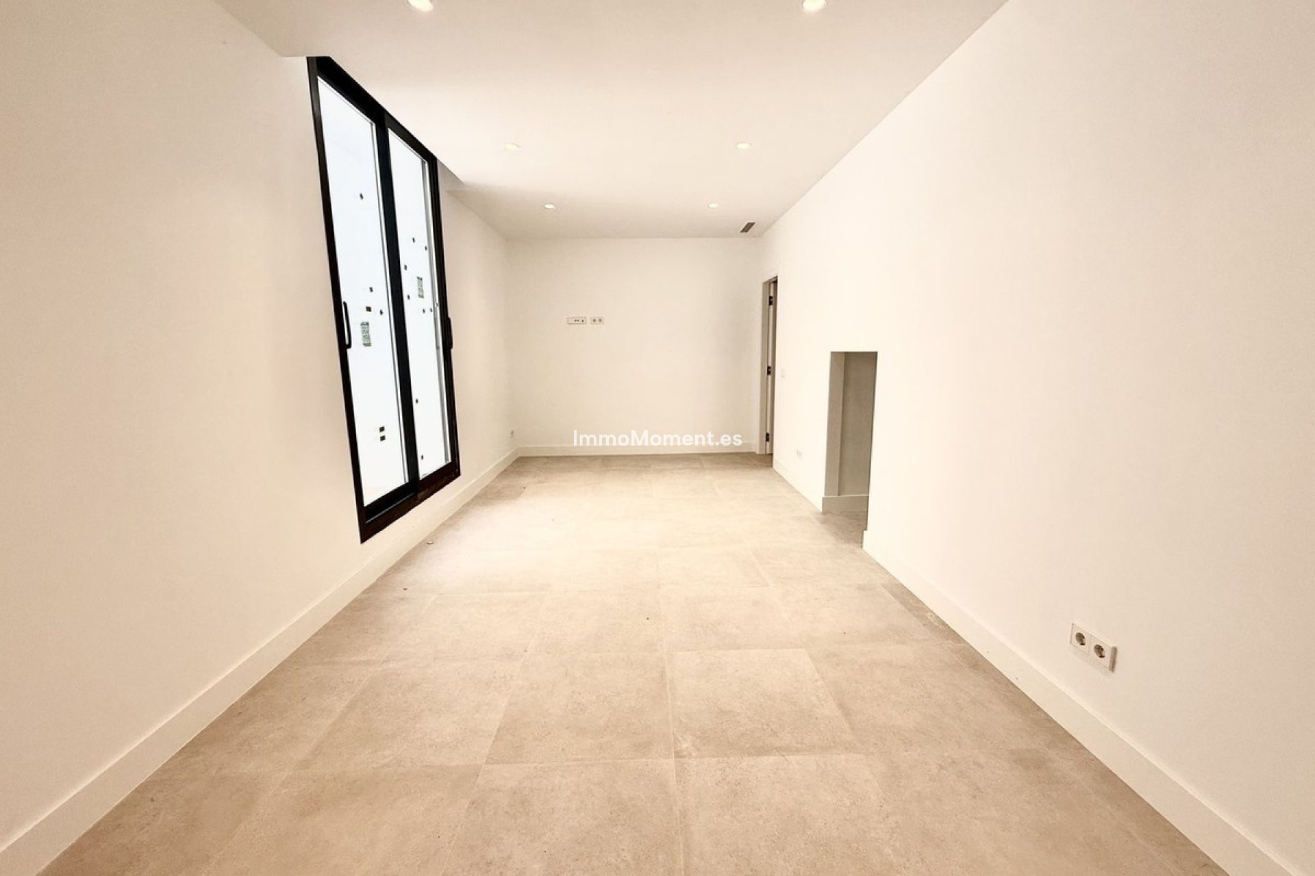 Obra nueva - Villa independiente - Estepona  - New Golden Mile
