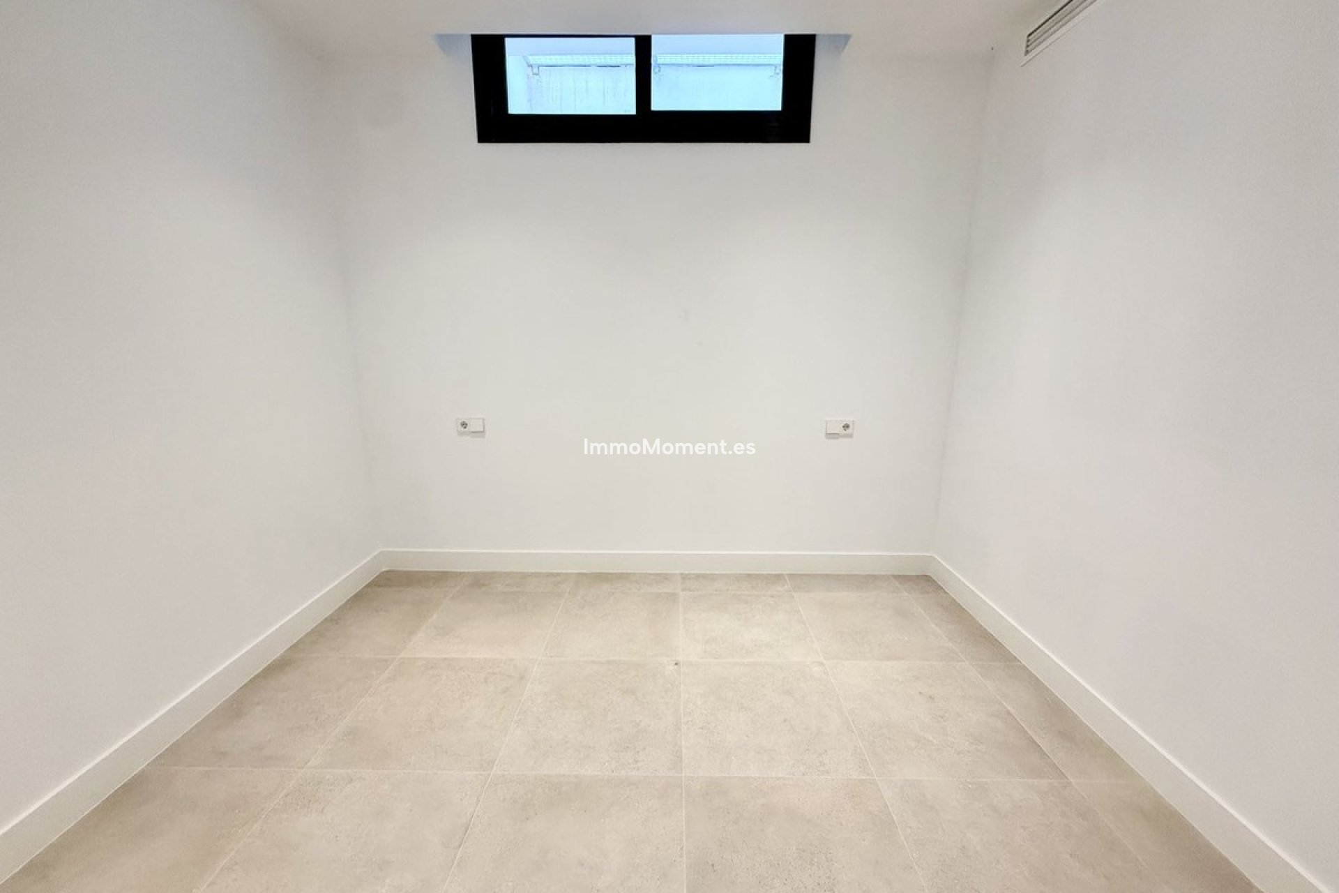 Obra nueva - Villa independiente - Estepona  - New Golden Mile