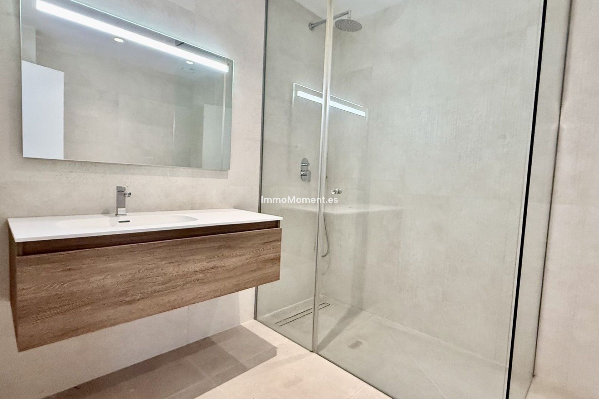 Obra nueva - Villa independiente - Estepona  - New Golden Mile