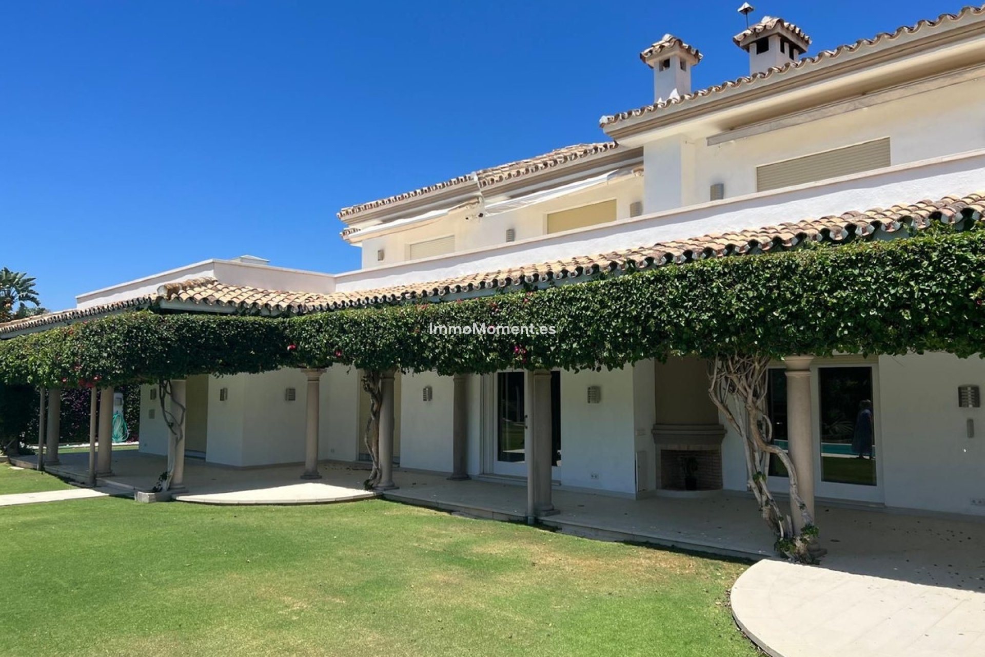 Obra nueva - Villa independiente - Estepona  - New Golden Mile