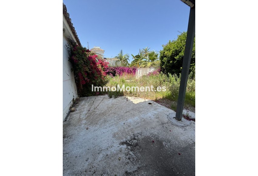 Obra nueva - Villa independiente - Estepona  - New Golden Mile