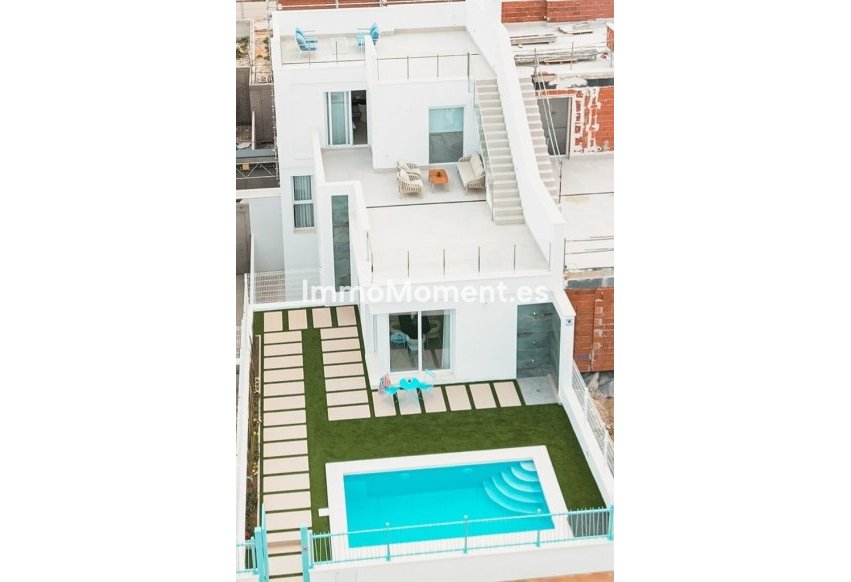 Obra nueva - Villa independiente - Los Alcázares