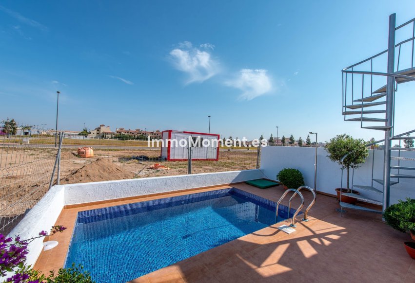 Obra nueva - Villa independiente - Los Alcázares