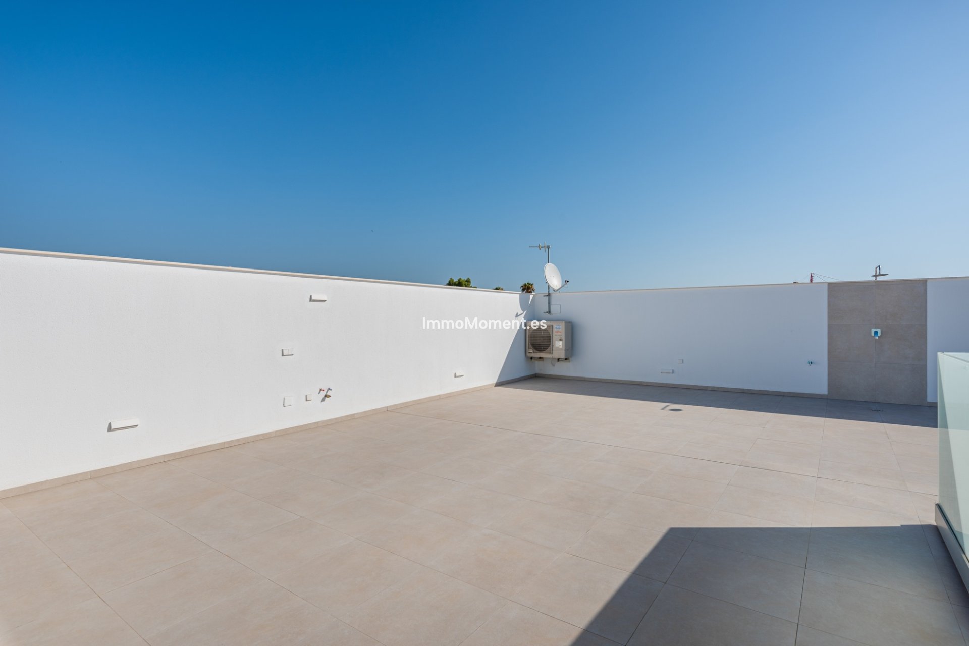 Obra nueva - Villa independiente - Los Alcázares