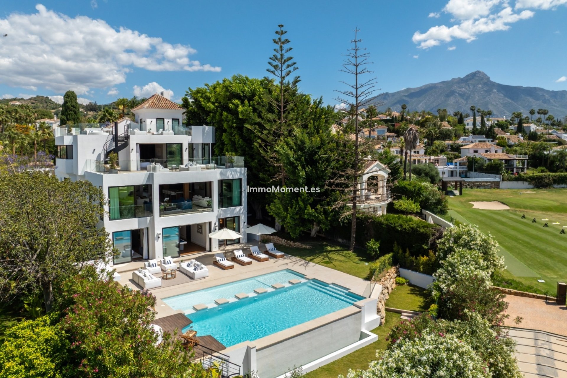 Obra nueva - Villa independiente - Marbella