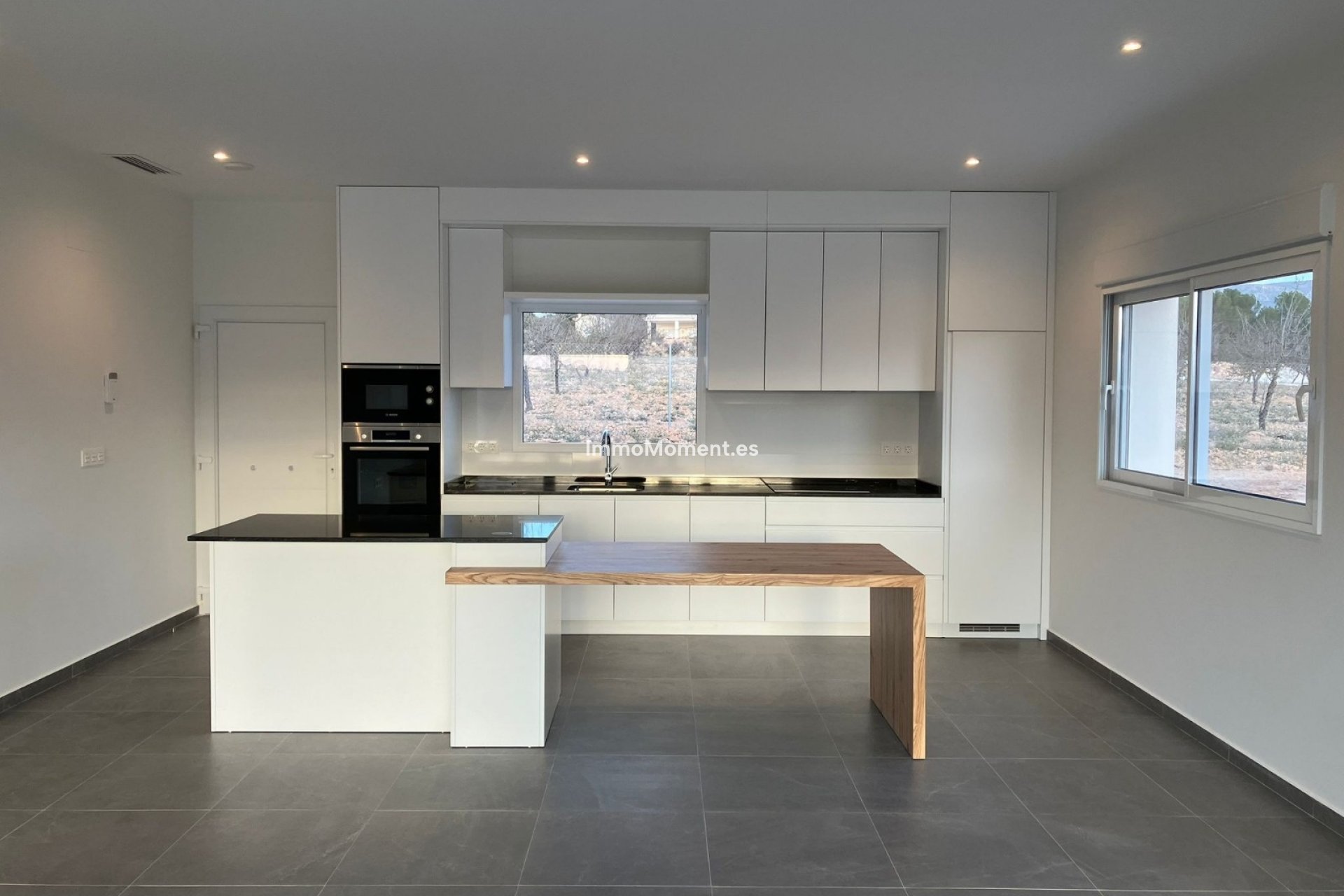 Obra nueva - Villa independiente - Pinoso