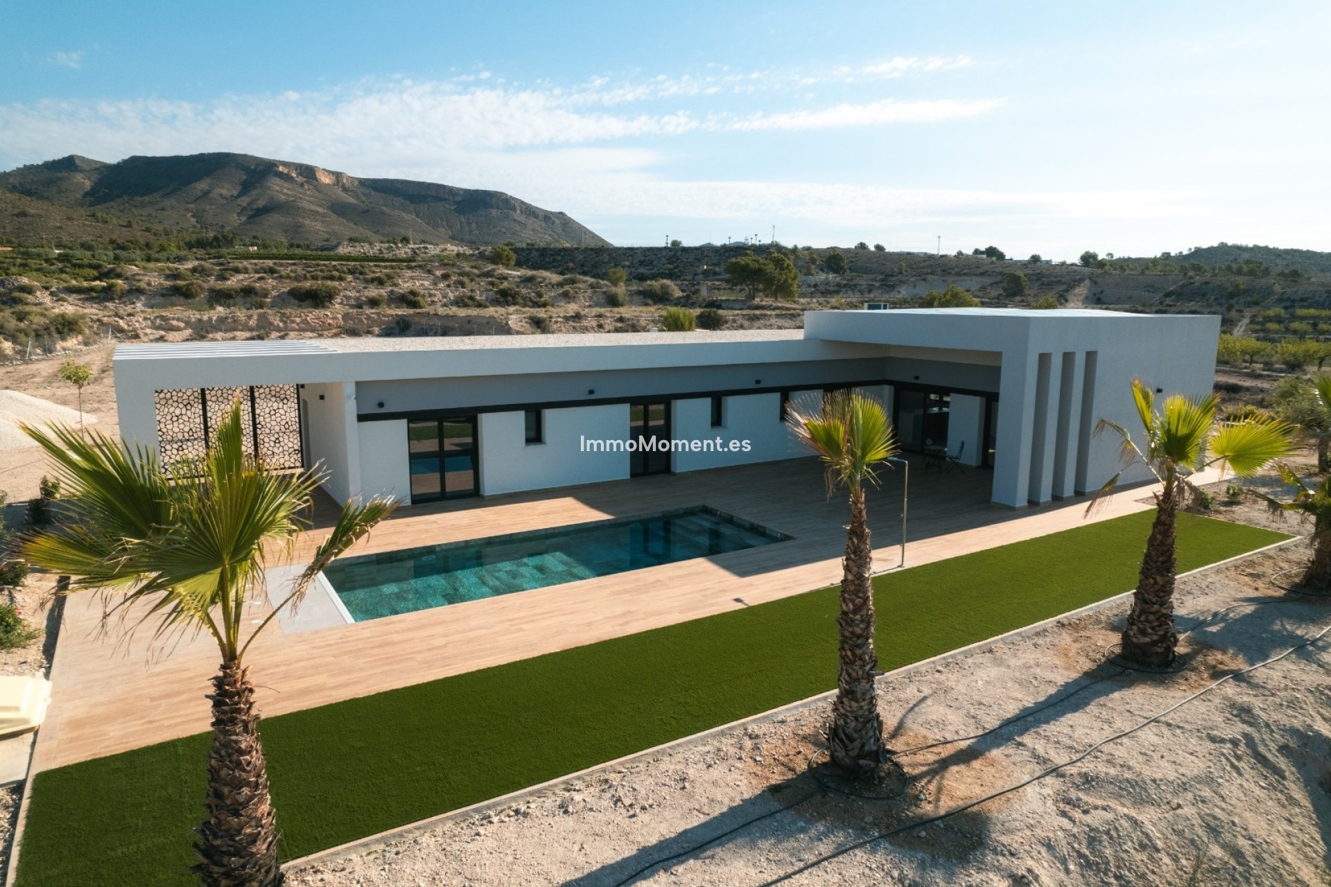 Obra nueva - Villa independiente - Pinoso