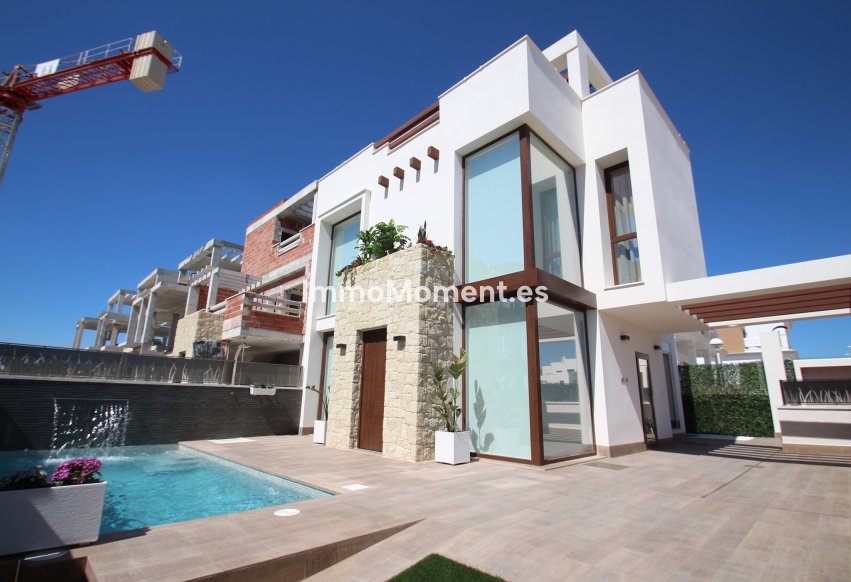 Obra nueva - Villa independiente - Playa Paraiso