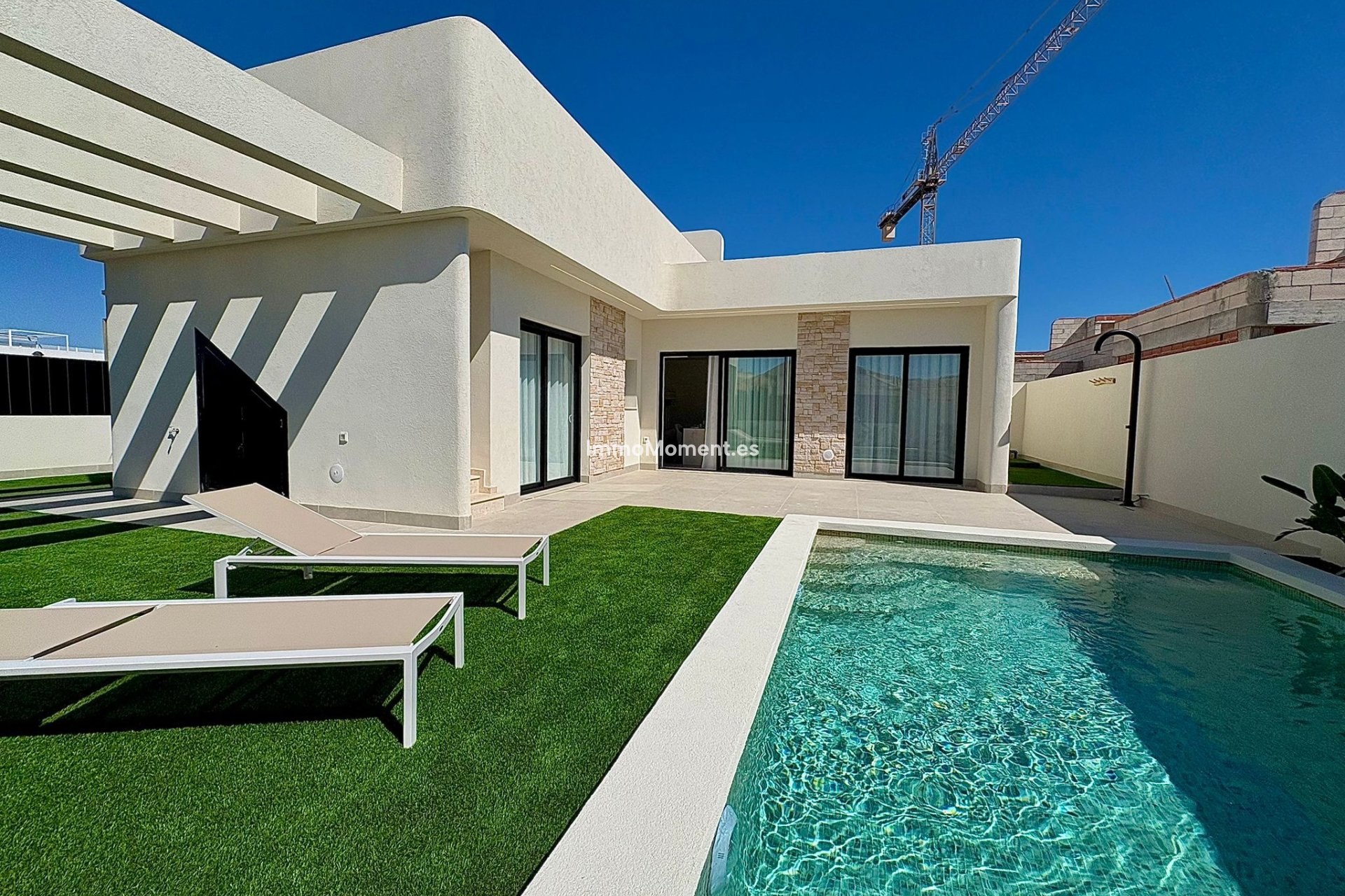 Obra nueva - Villa independiente - Roldán