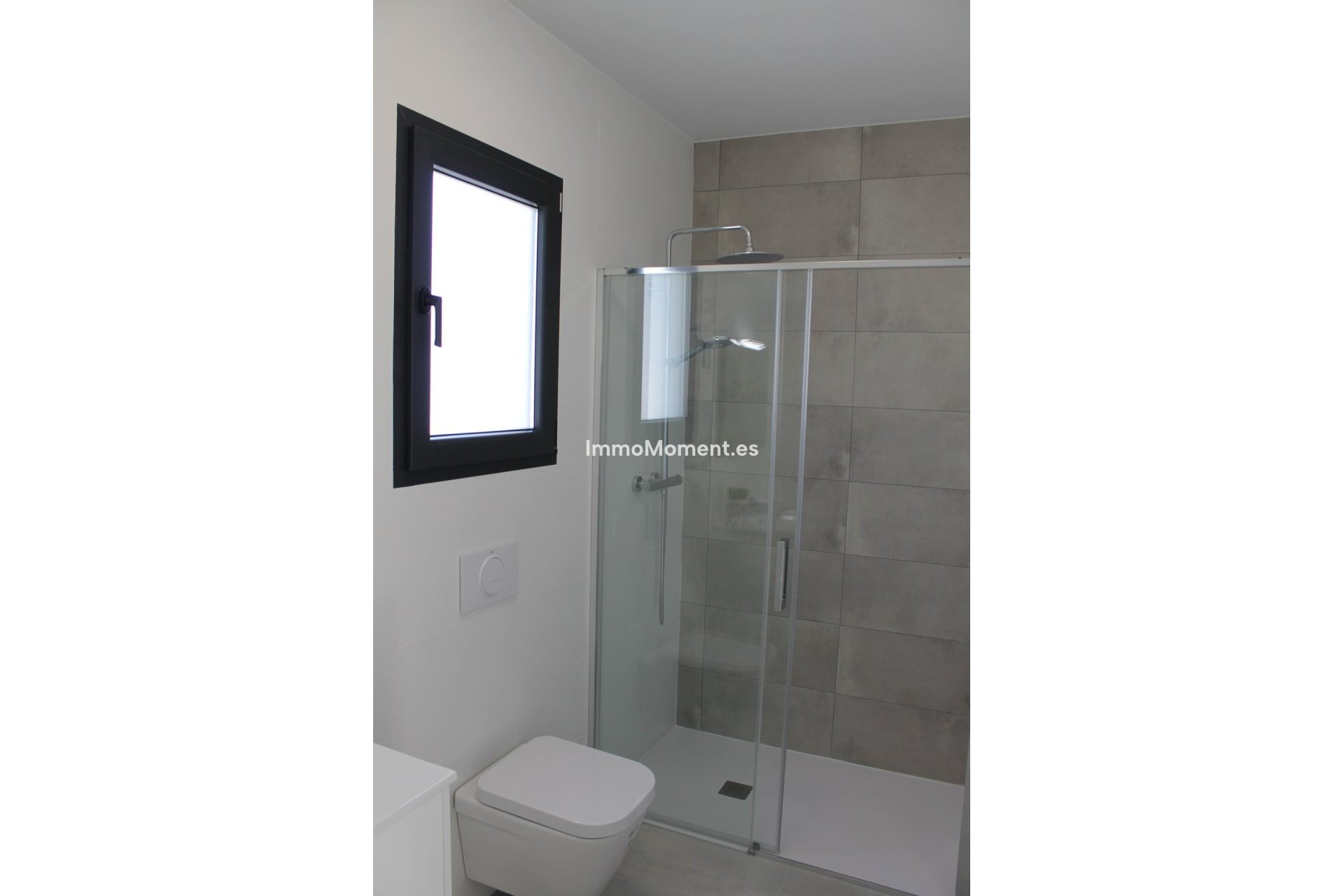 Obra nueva - Villa independiente - Roldán