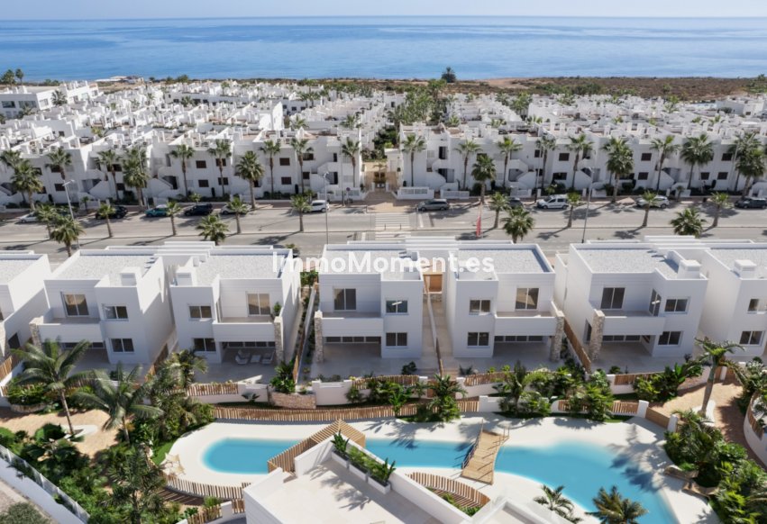 Obra nueva - Villa independiente - San Juan de los Terreros