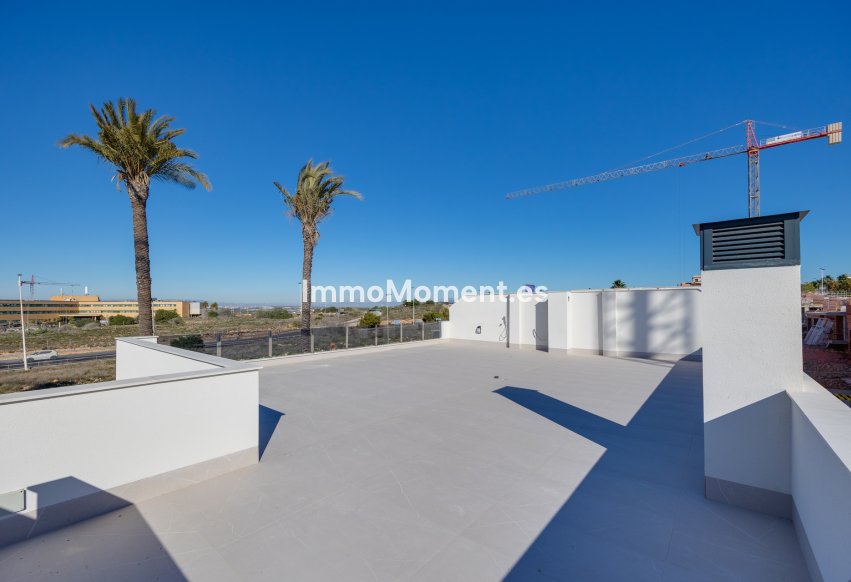 Obra nueva - Villa independiente - Torrevieja