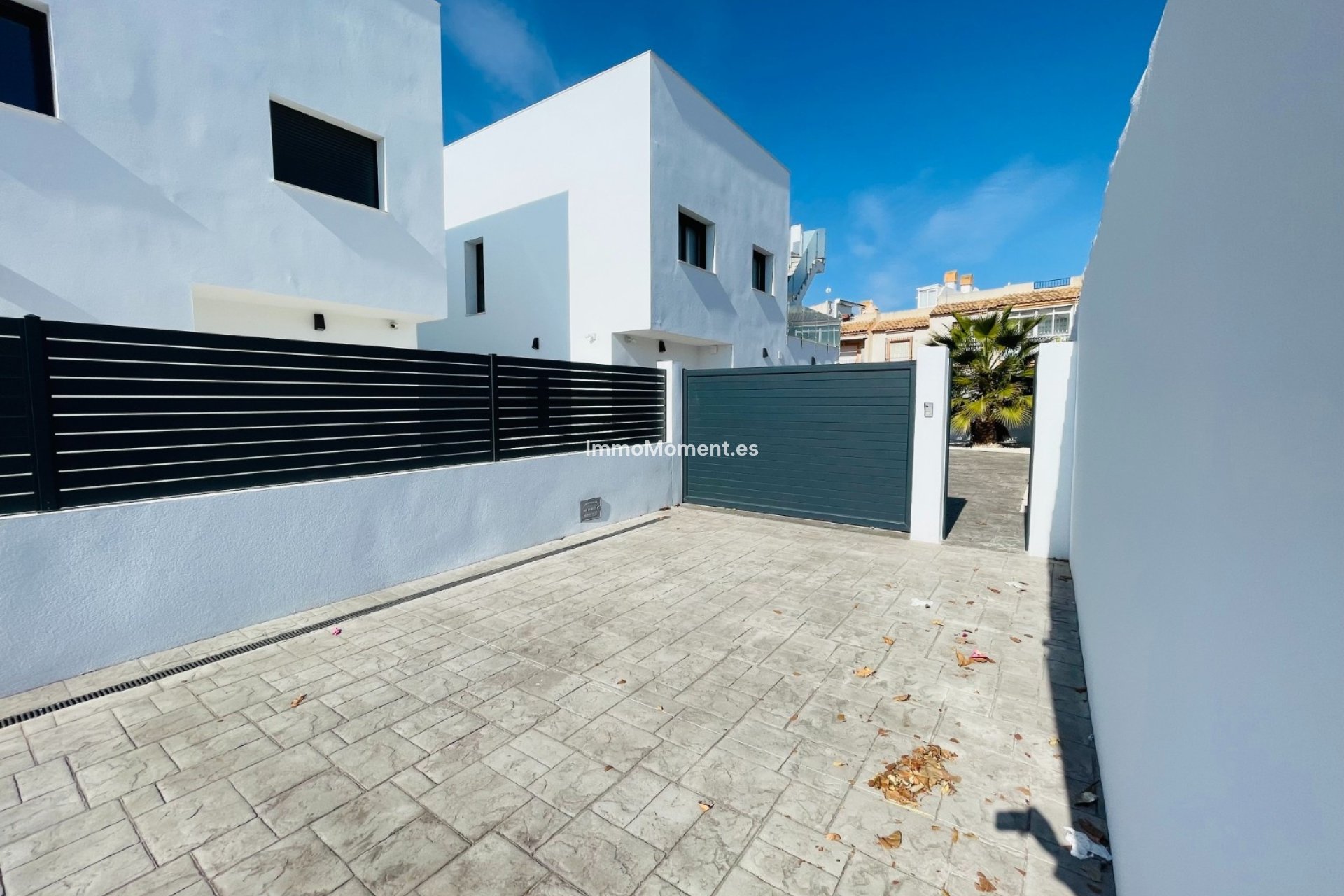 Obra nueva - Villa independiente - Torrevieja