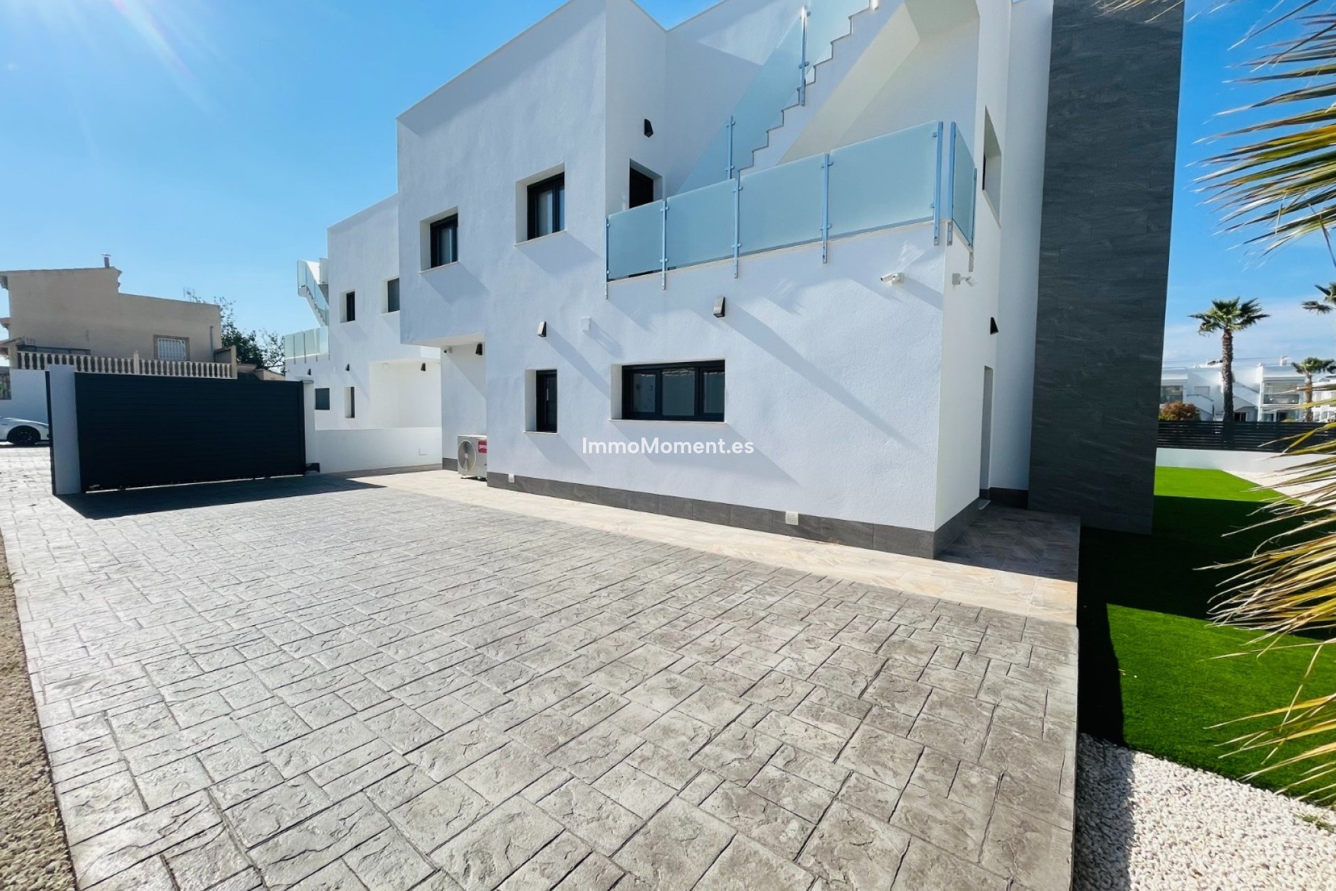 Obra nueva - Villa independiente - Torrevieja