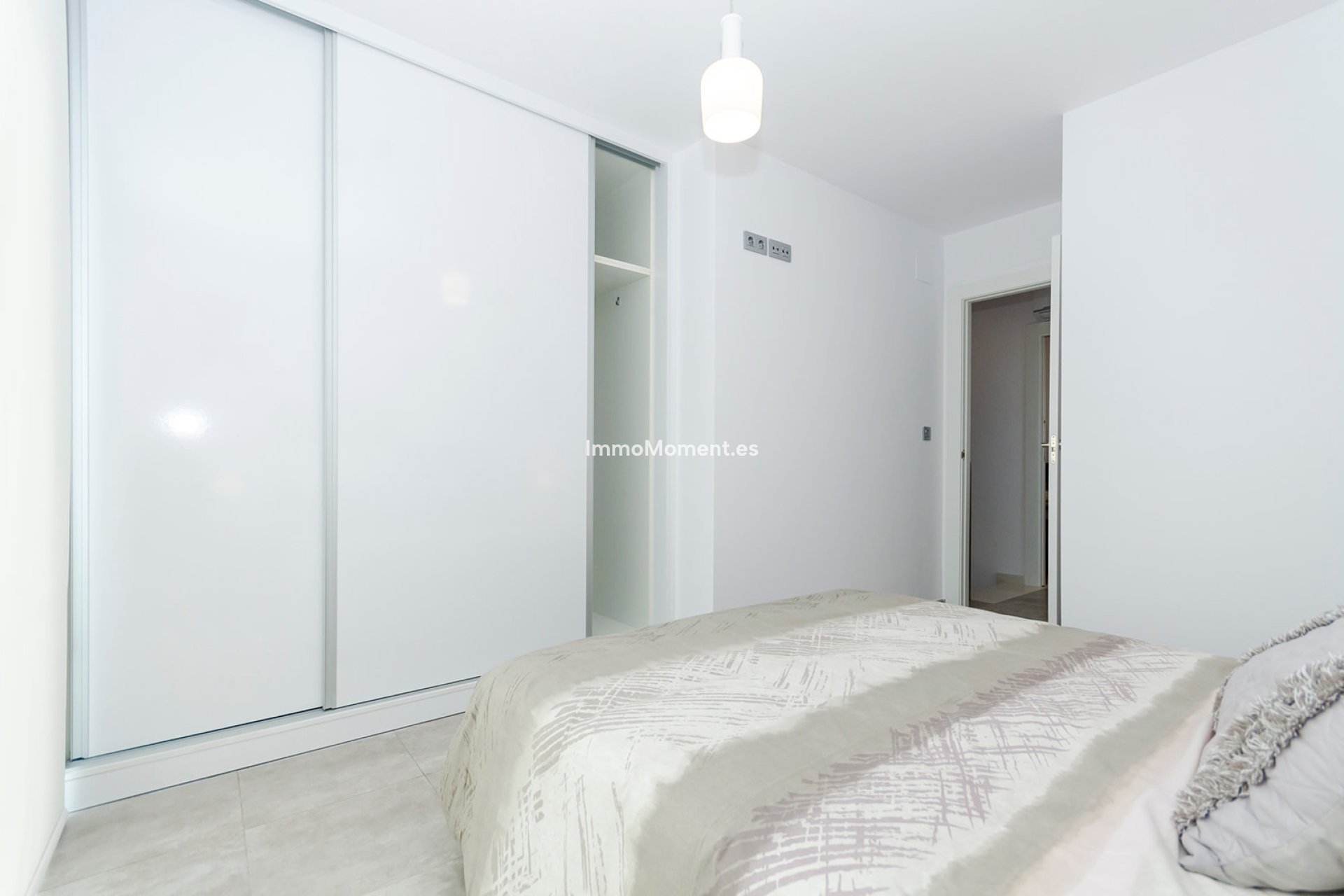 Obra nueva - Villa independiente - Torrevieja