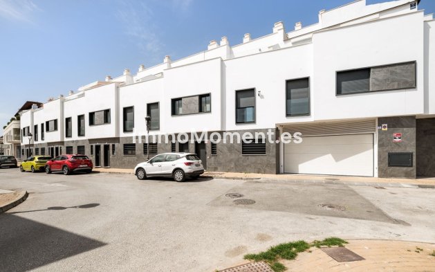 Reihenhaus - Wiederverkauf - Estepona  - Cancelada