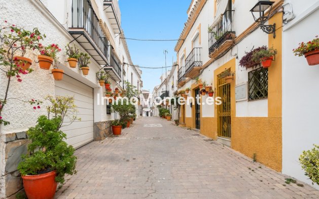 Reihenhaus - Wiederverkauf - Estepona  - Estepona Centro