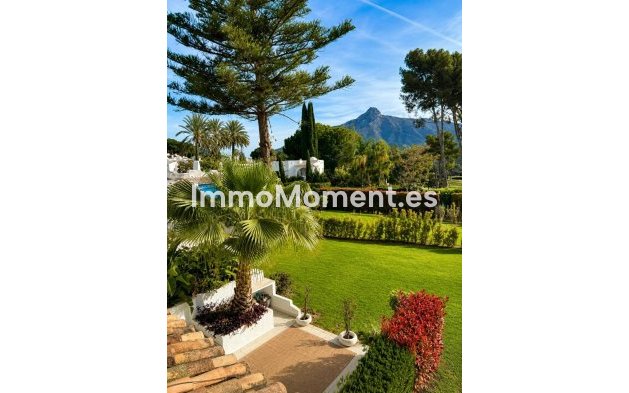 Reihenhaus - Wiederverkauf - Marbella - Nueva Andalucía