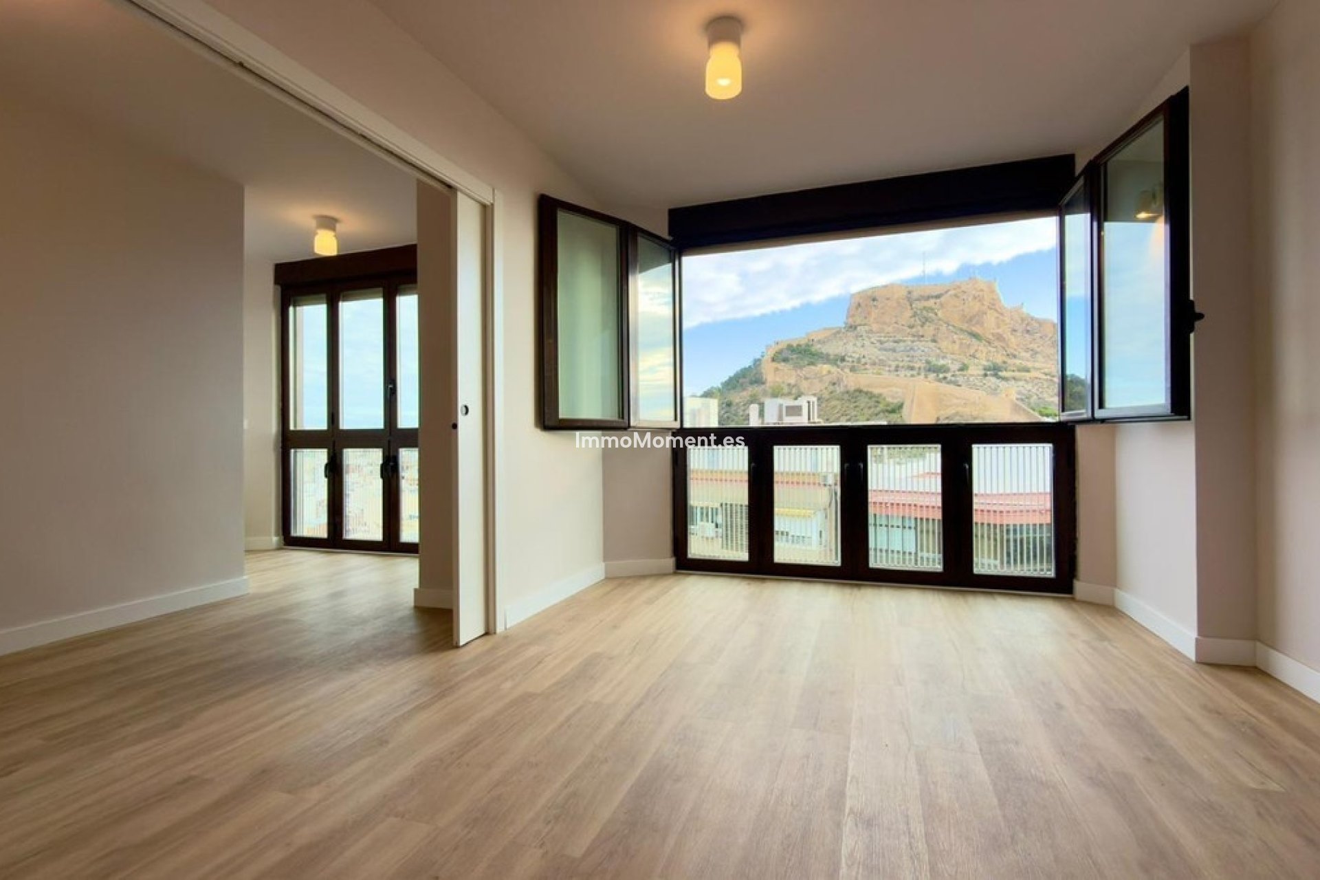 Resale - Apartment - Alicante - Alicante Centro