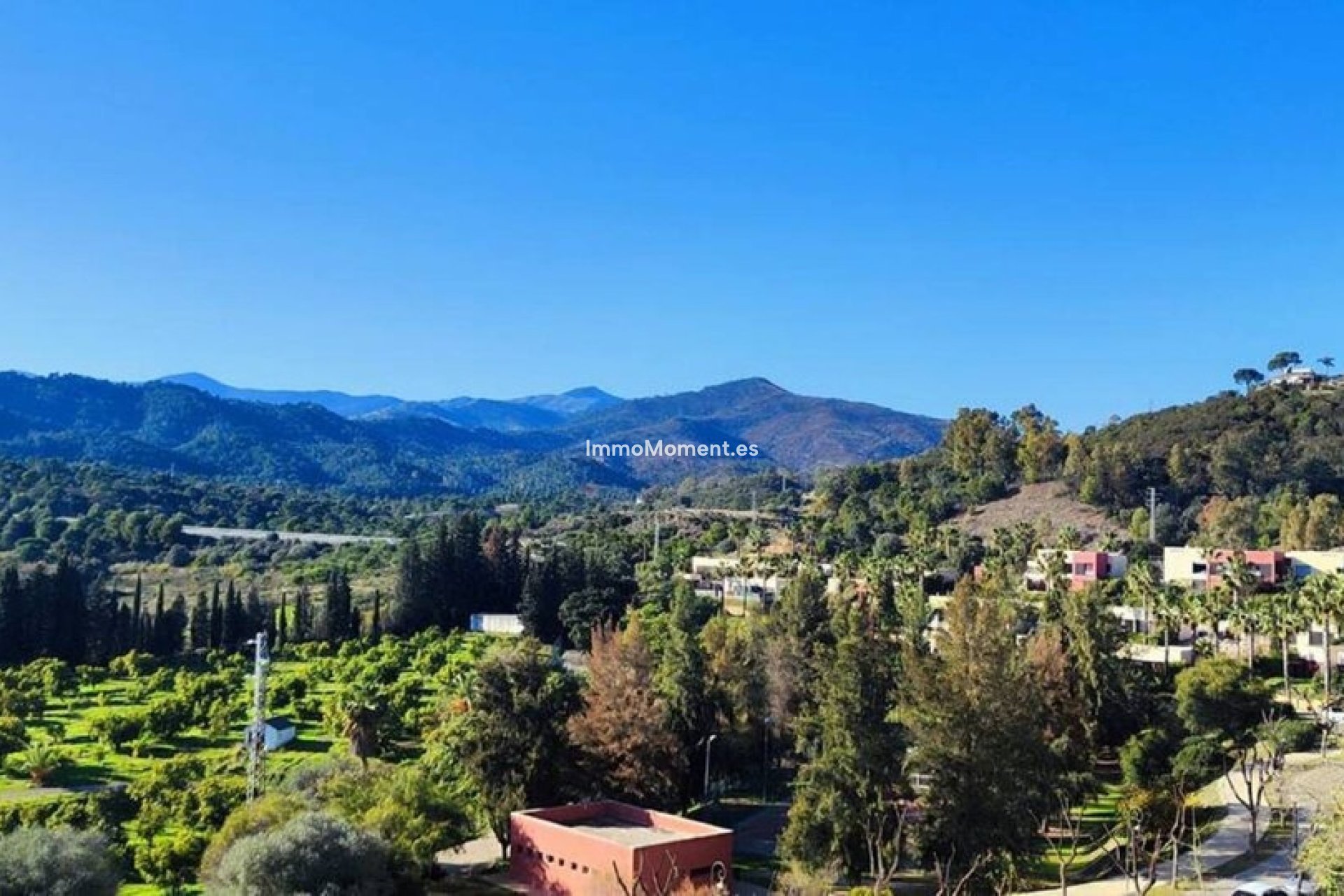 Resale - Apartment - Benahavís - Benahavís Centro