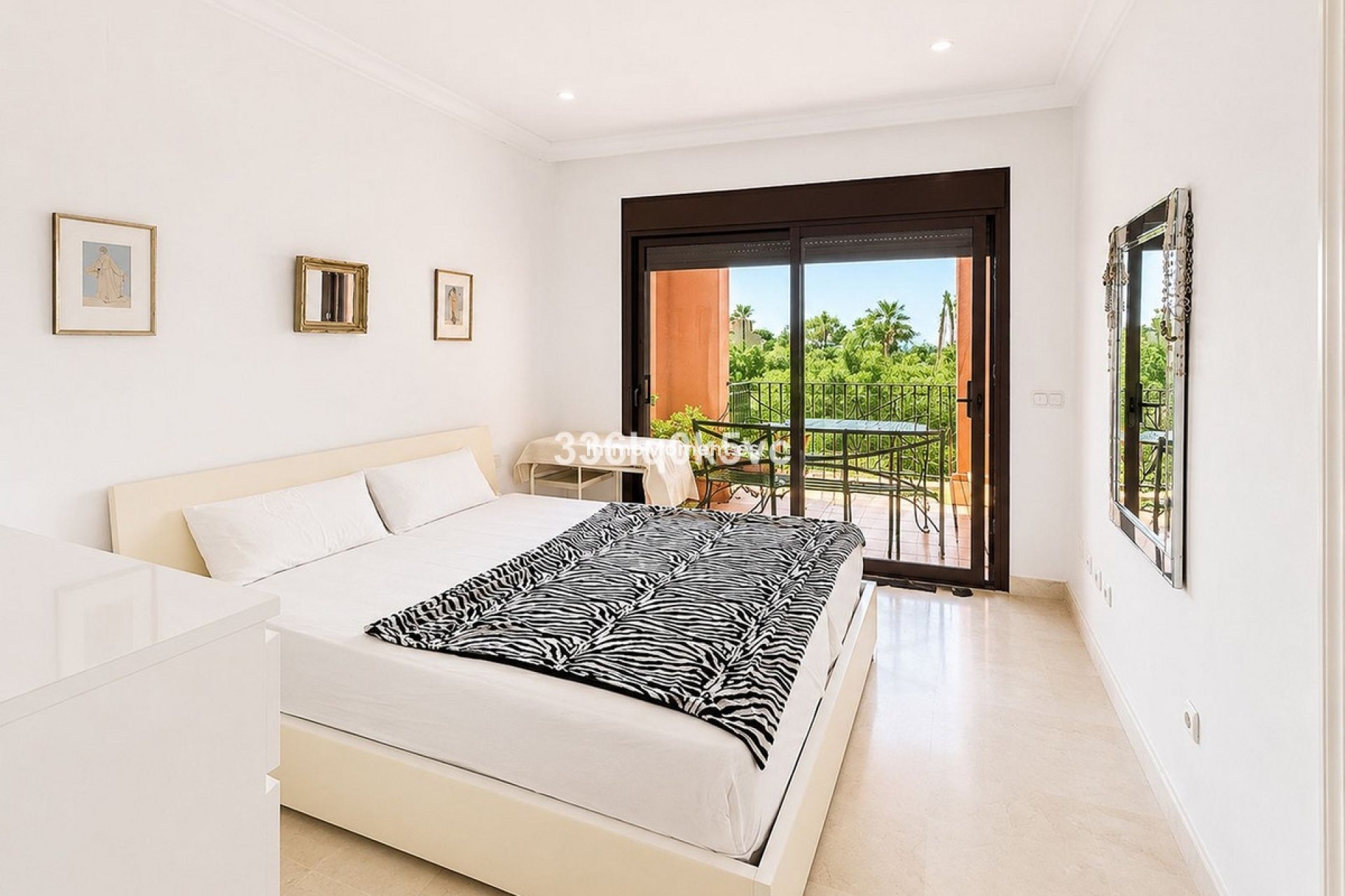 Resale - Apartment - Benahavís - Benahavís Centro