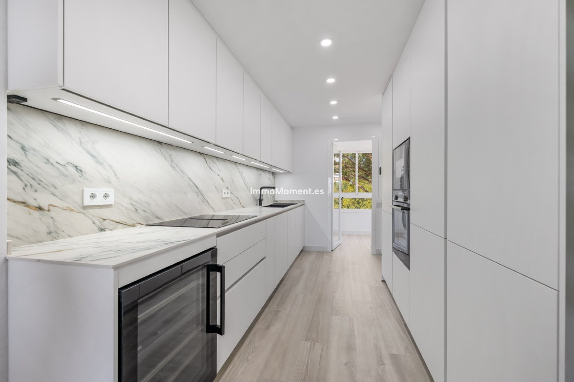 Resale - Apartment - Benahavís - Benahavís Centro