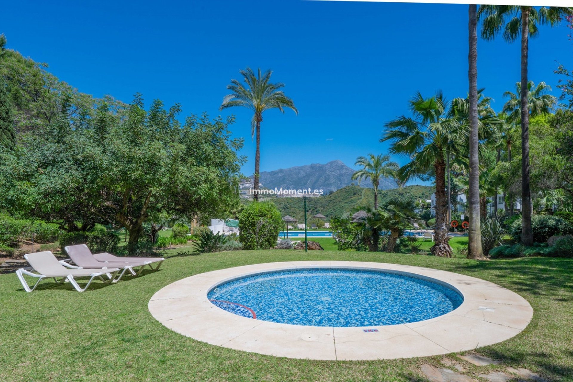 Resale - Apartment - Benahavís - Benahavís Centro