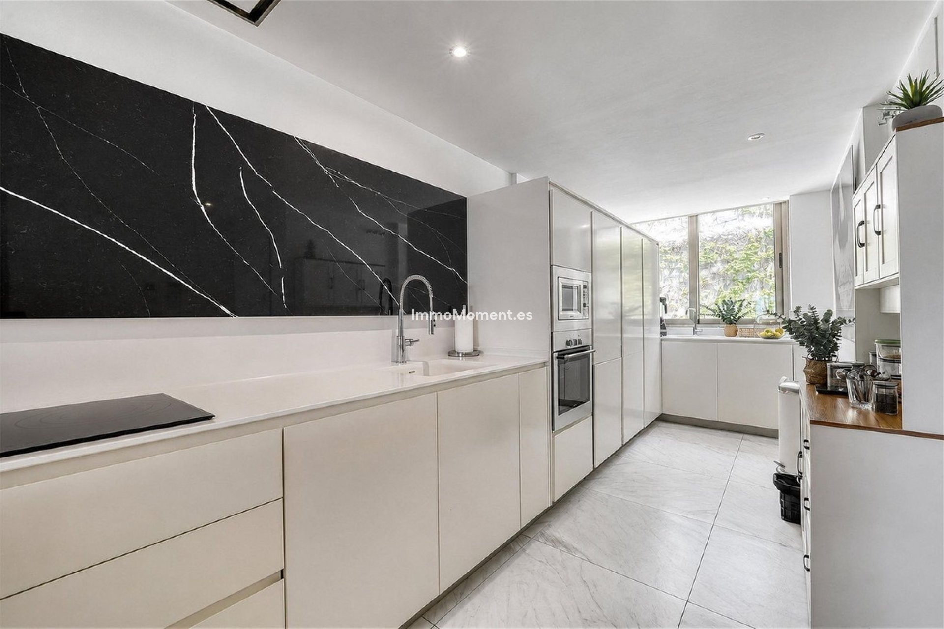 Resale - Apartment - Benahavís - Benahavís Centro