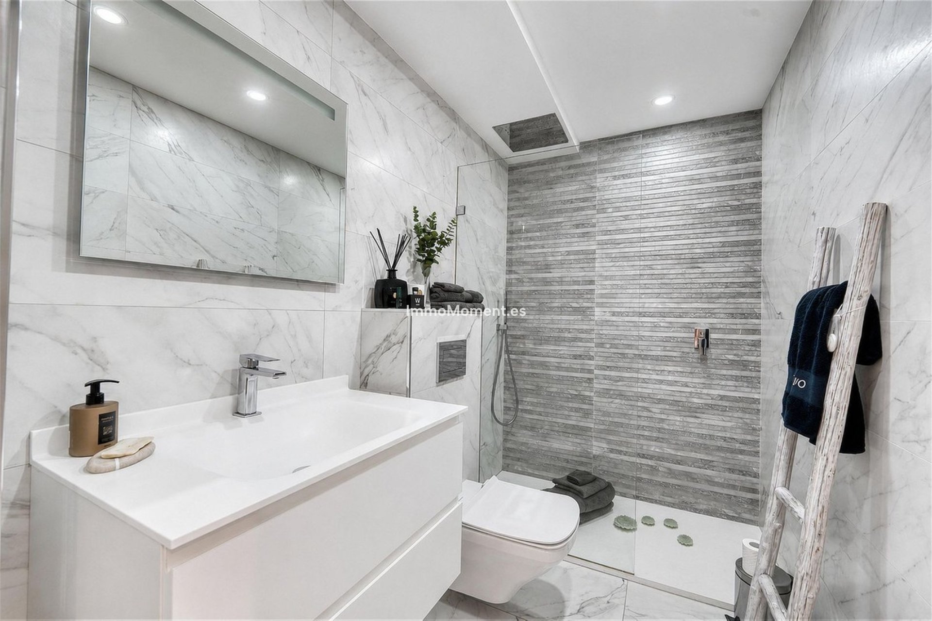 Resale - Apartment - Benahavís - Benahavís Centro