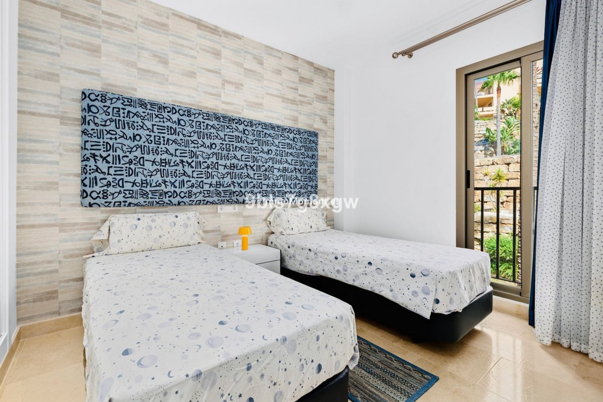 Resale - Apartment - Benahavís - Benahavís Centro