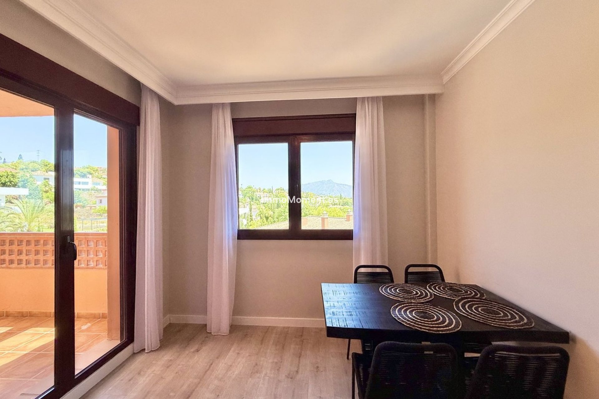 Resale - Apartment - Benahavís - Benahavís Centro