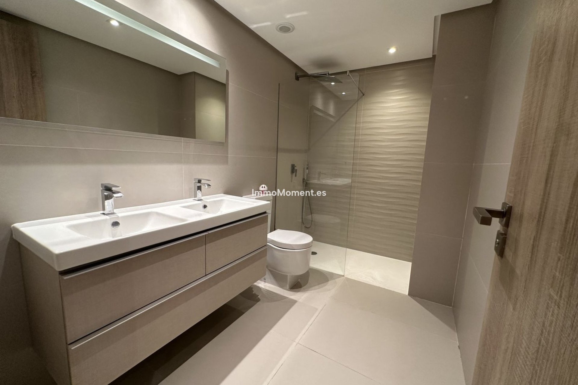Resale - Apartment - Benahavís - Benahavís Centro