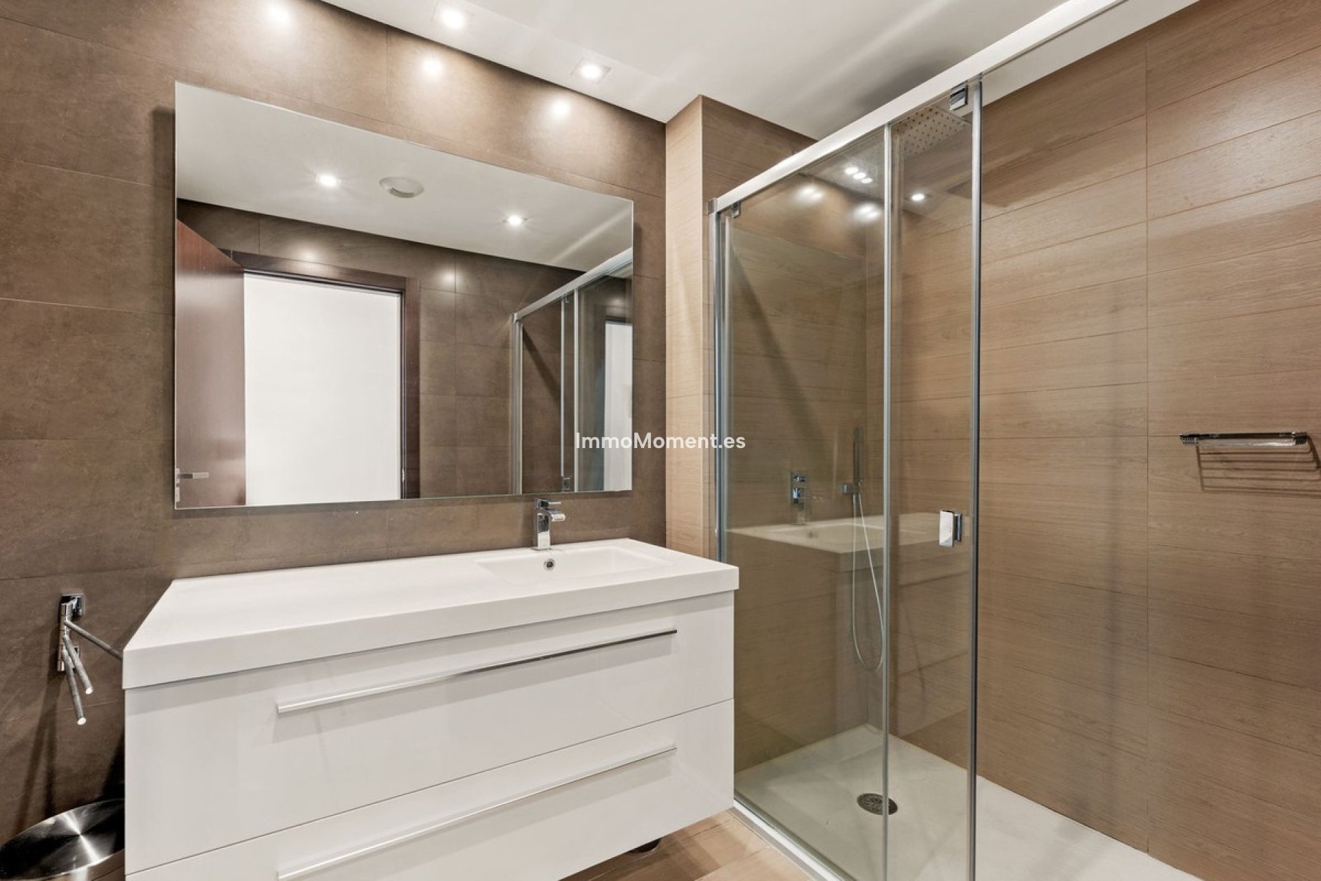 Resale - Apartment - Benahavís - Benahavís Centro