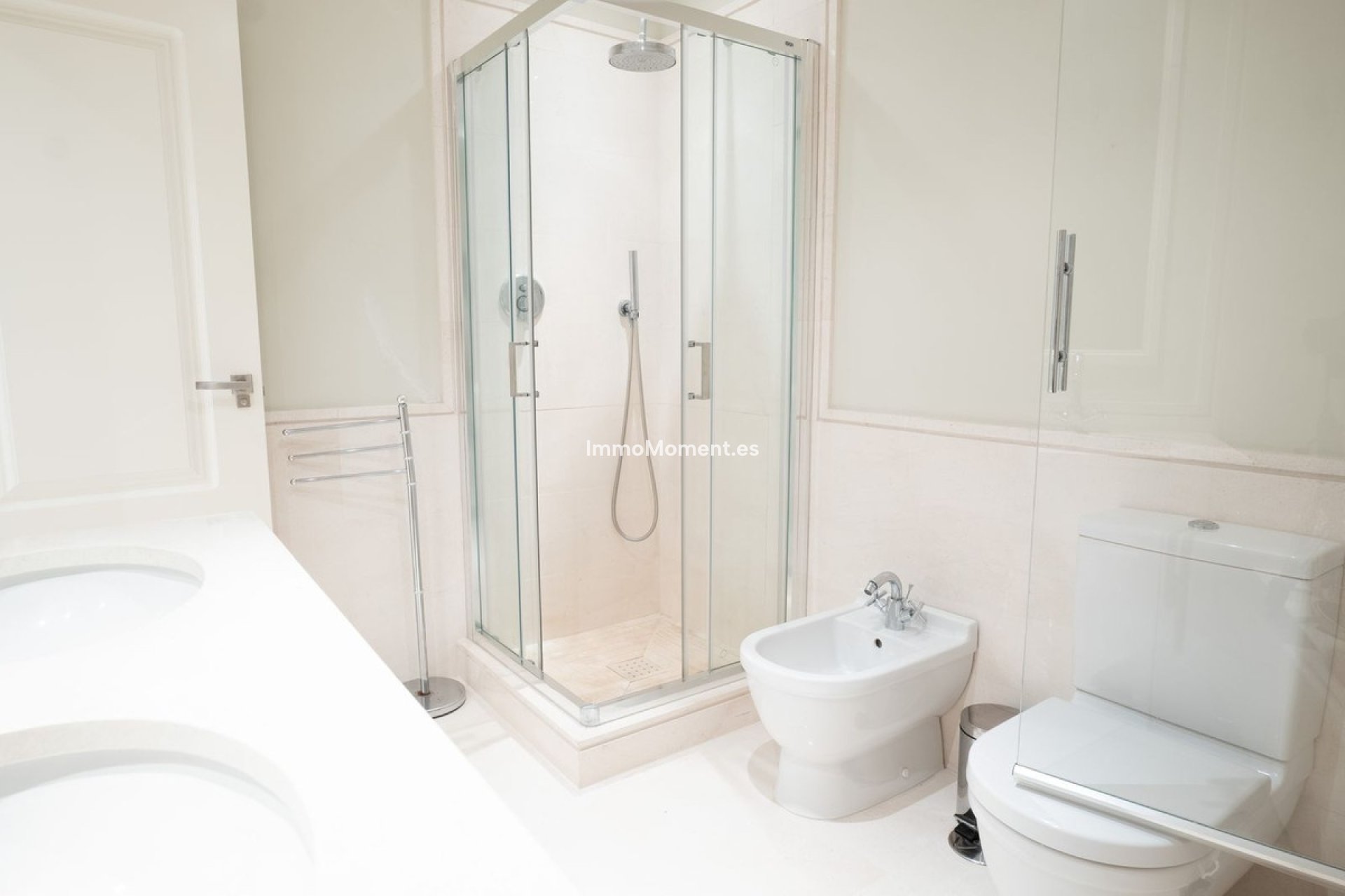 Resale - Apartment - Benahavís - Benahavís Centro